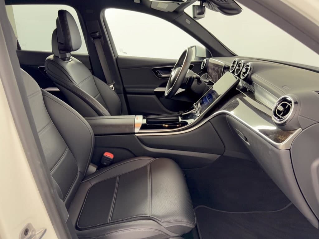 2025 Mercedes-Benz GLC 30