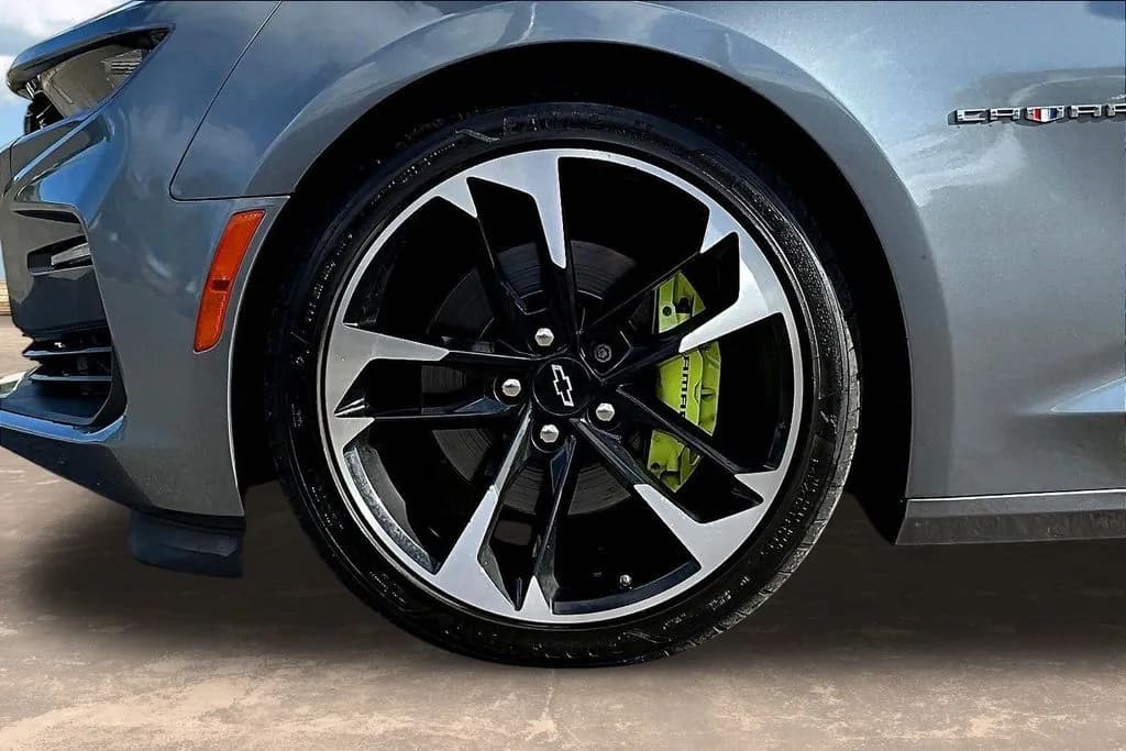 2020 Chevrolet Camaro 32