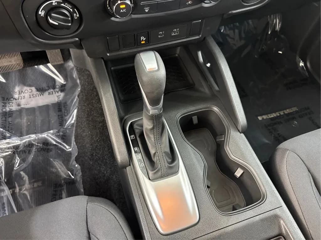 2025 Nissan Frontier 43