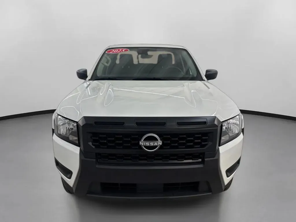2025 Nissan Frontier 2