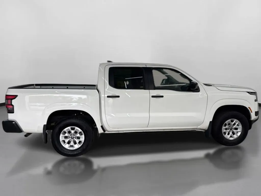 2025 Nissan Frontier 11