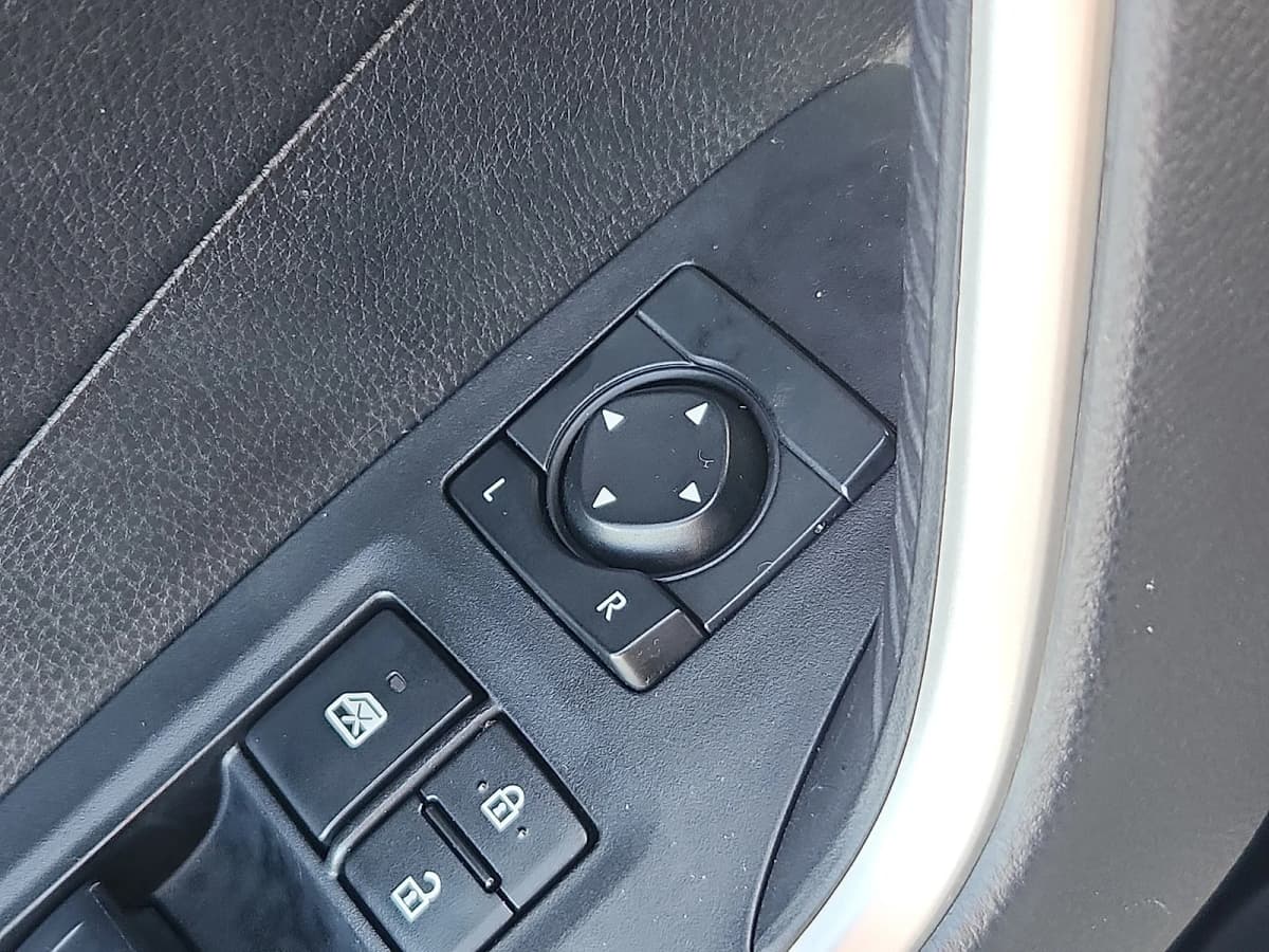 2025 Toyota RAV4 22
