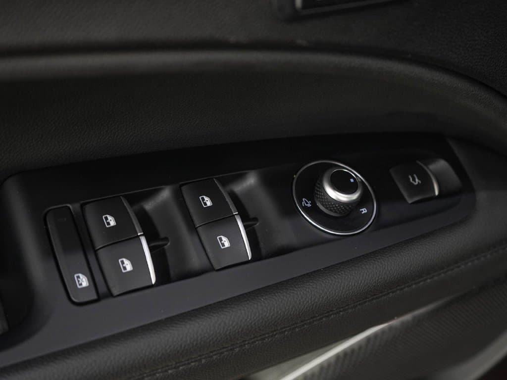 2019 Alfa Romeo Stelvio 19