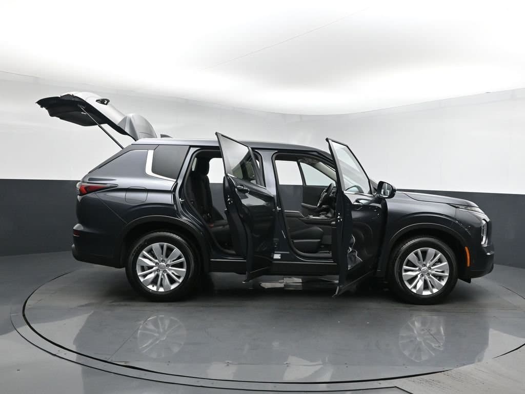 2026 Mitsubishi Outlander 23