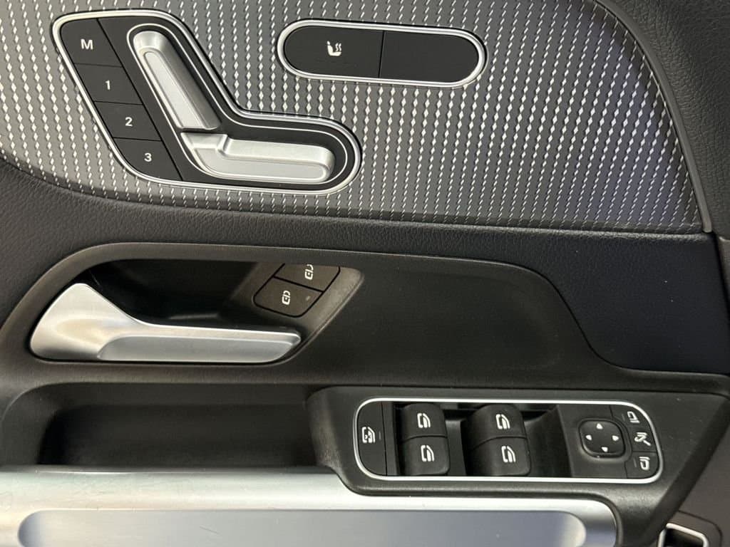 2021 Mercedes-Benz GLB 13