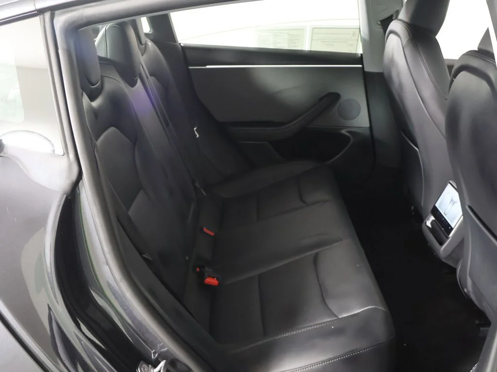 2025 Tesla Model 3 33