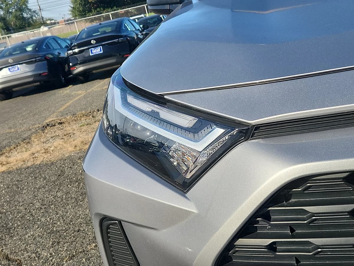 2025 Toyota RAV4 7