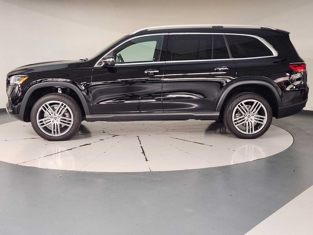 2026 Mercedes-Benz GLS 3