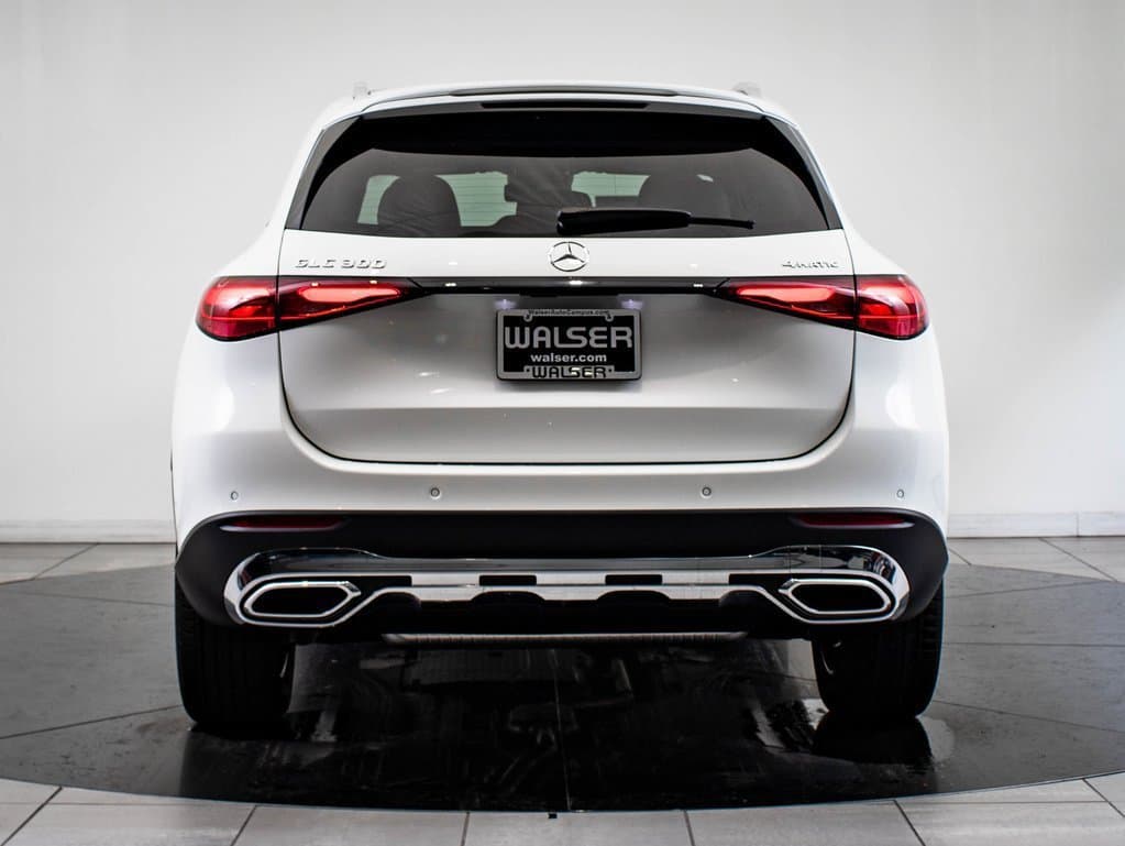 2026 Mercedes-Benz GLC 8