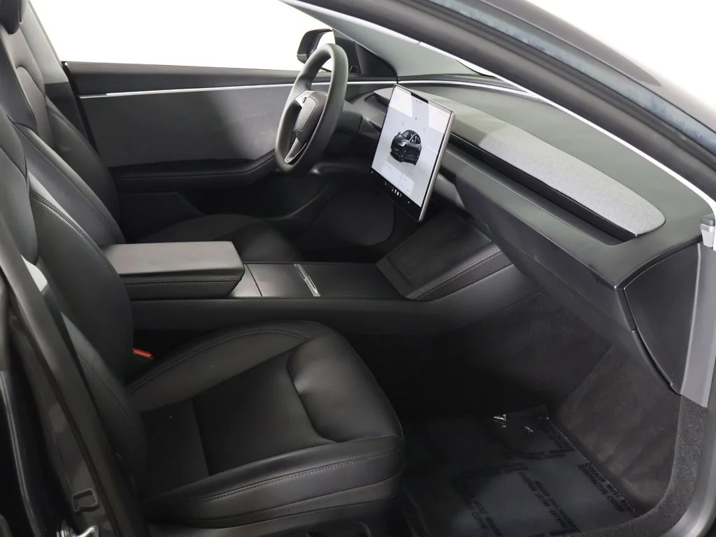 2025 Tesla Model 3 27