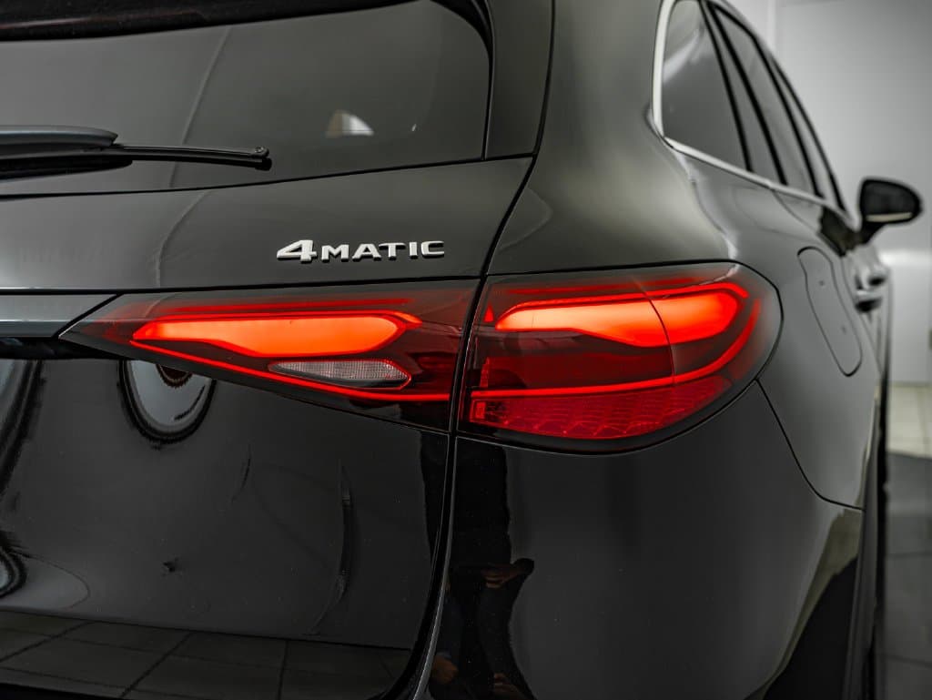 2026 Mercedes-Benz GLC 13