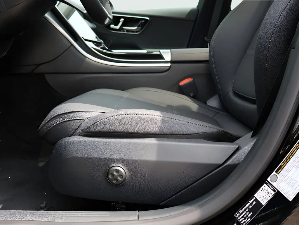 2026 Mercedes-Benz C-Class Sedan 33