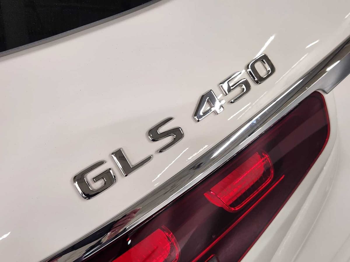 2026 Mercedes-Benz GLS 11