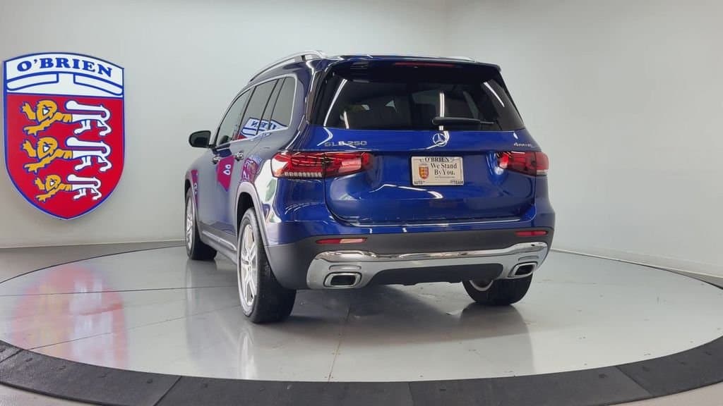 2021 Mercedes-Benz GLB 4