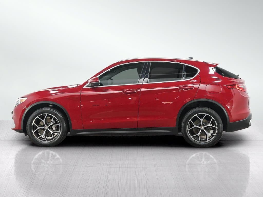 2019 Alfa Romeo Stelvio 32