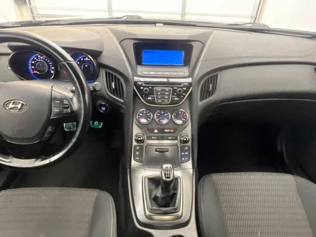 2015 Hyundai Genesis Coupe 17