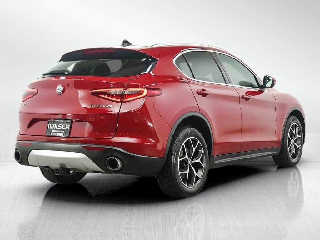2019 Alfa Romeo Stelvio 3