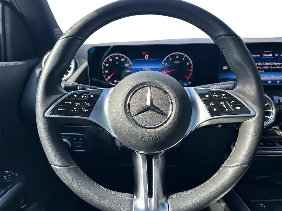 2026 Mercedes-Benz GLA 18