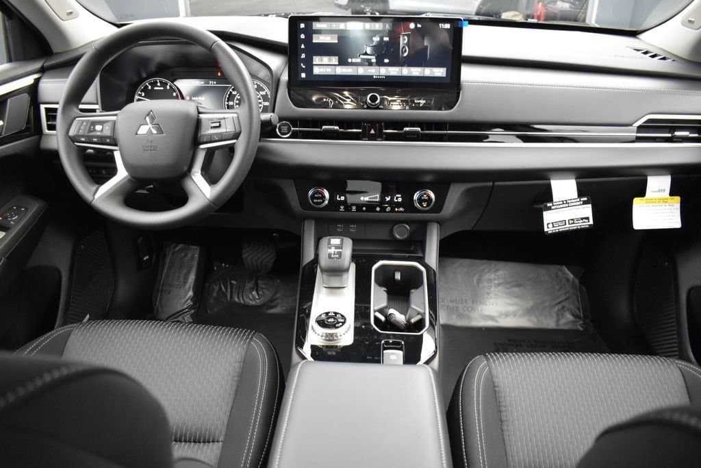 2026 Mitsubishi Outlander 11