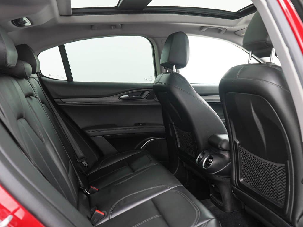 2019 Alfa Romeo Stelvio 12