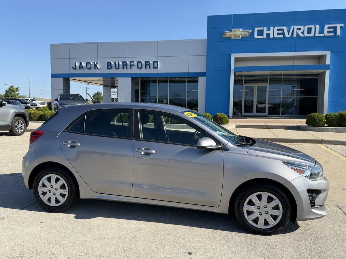 2023 Kia Rio 5-Door 2