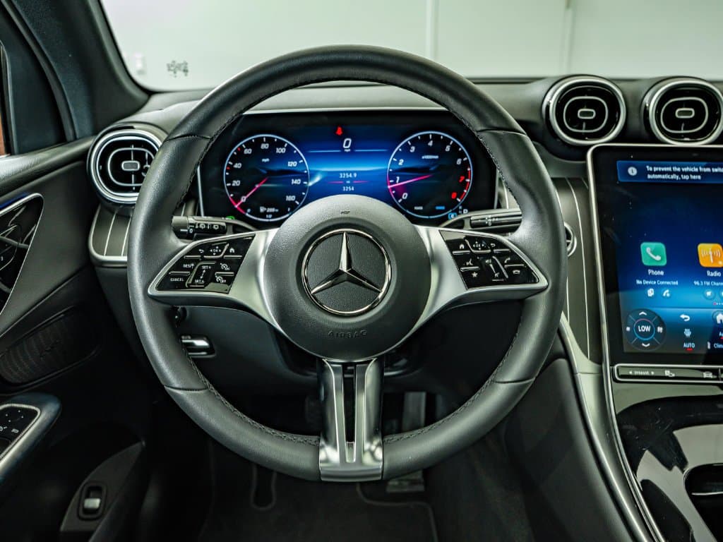 2026 Mercedes-Benz GLC 21