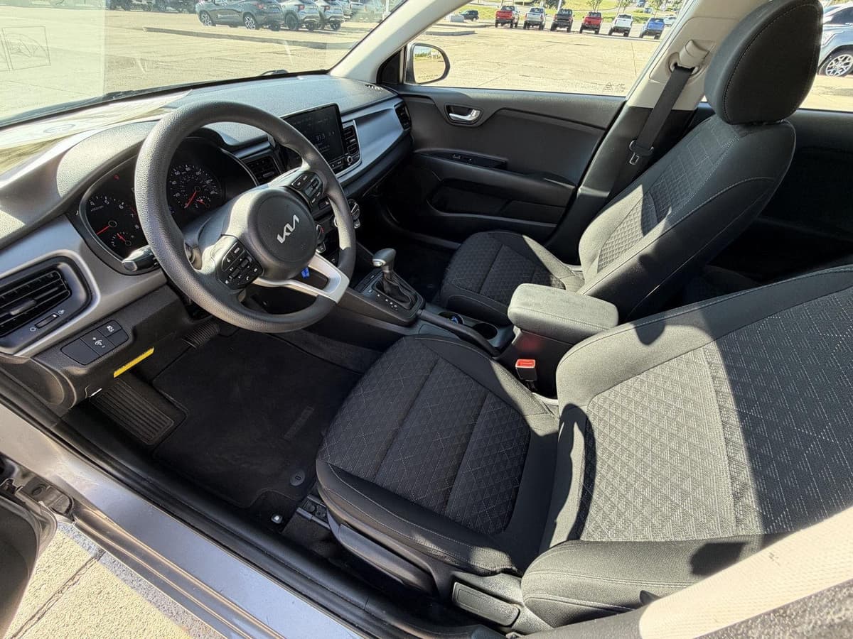 2023 Kia Rio 5-Door 3