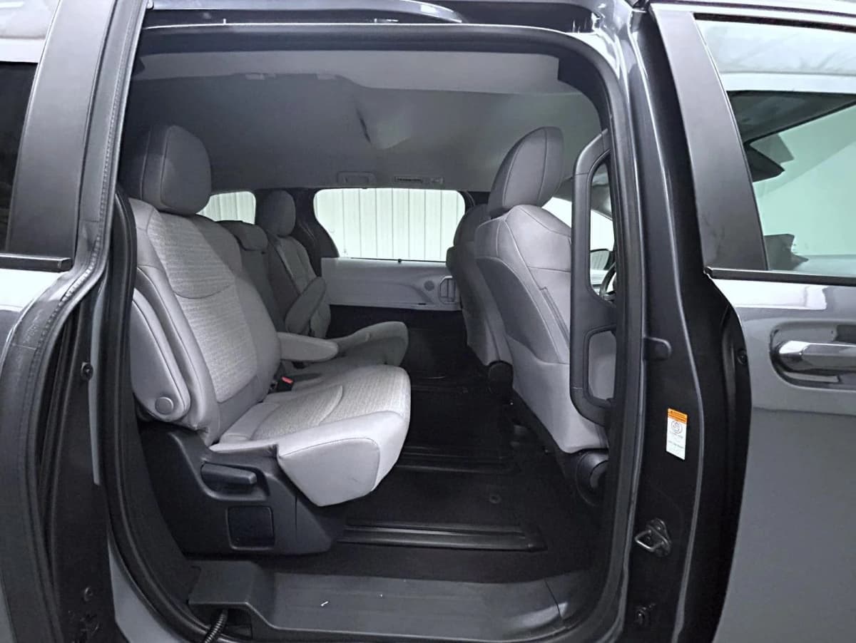 2025 Toyota Sienna 15