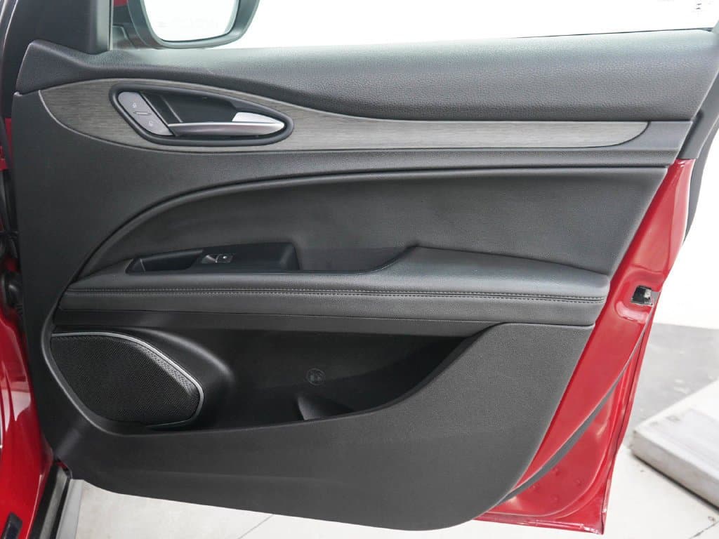 2019 Alfa Romeo Stelvio 10