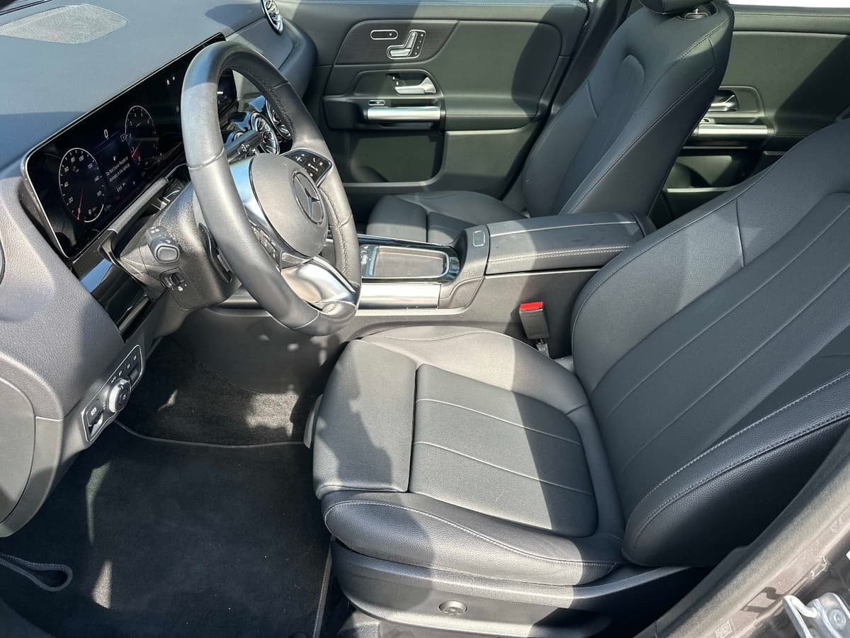 2026 Mercedes-Benz GLA 17