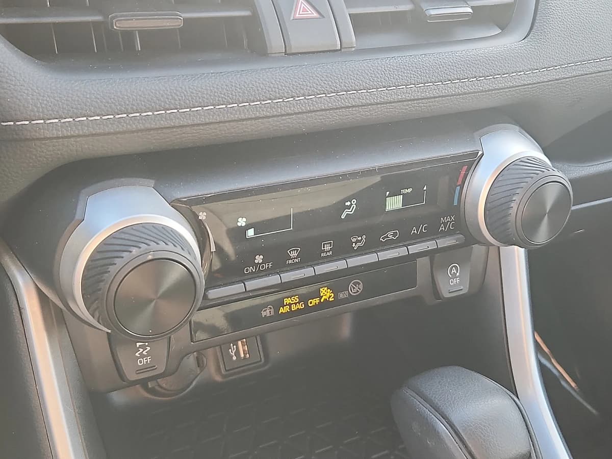 2025 Toyota RAV4 13