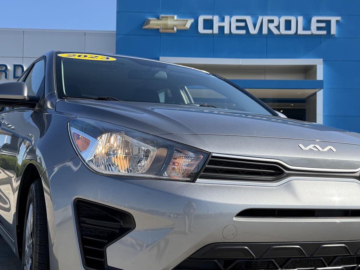 2023 Kia Rio 5-Door 38