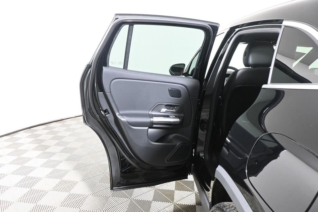 2026 Mercedes-Benz GLA 29