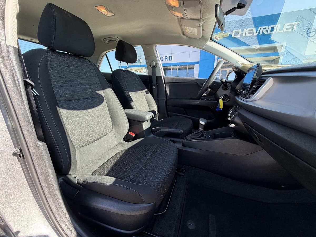 2023 Kia Rio 5-Door 26