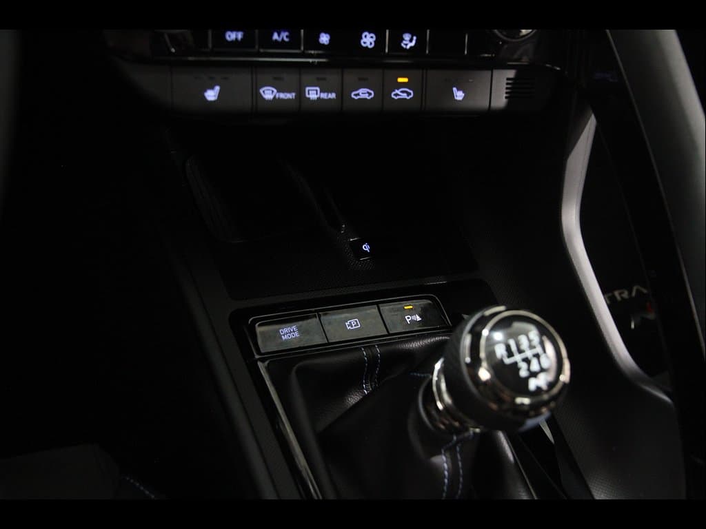 2025 Hyundai Elantra 15