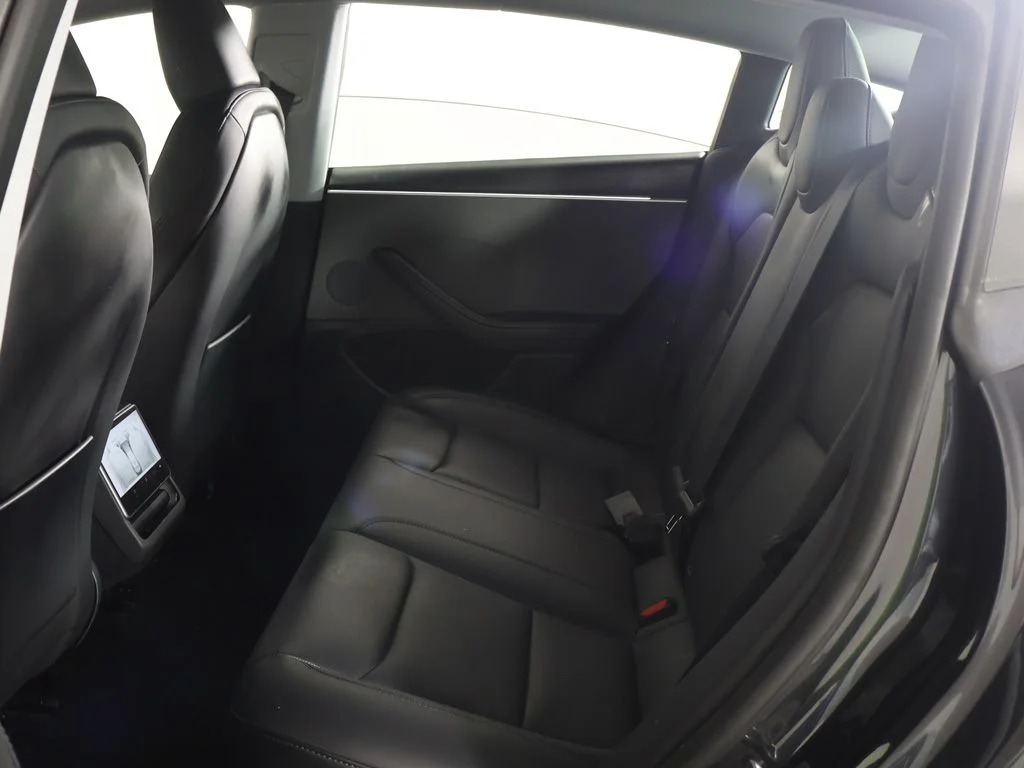 2025 Tesla Model 3 32