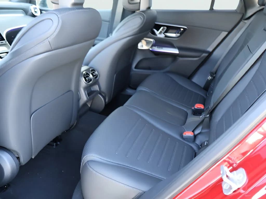 2026 Mercedes-Benz GLC 18