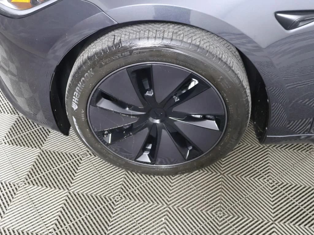 2025 Tesla Model 3 21
