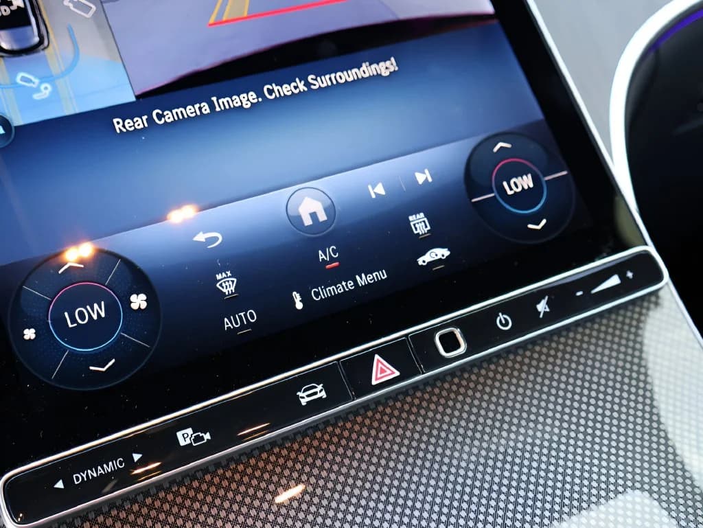 2026 Mercedes-Benz GLC 27