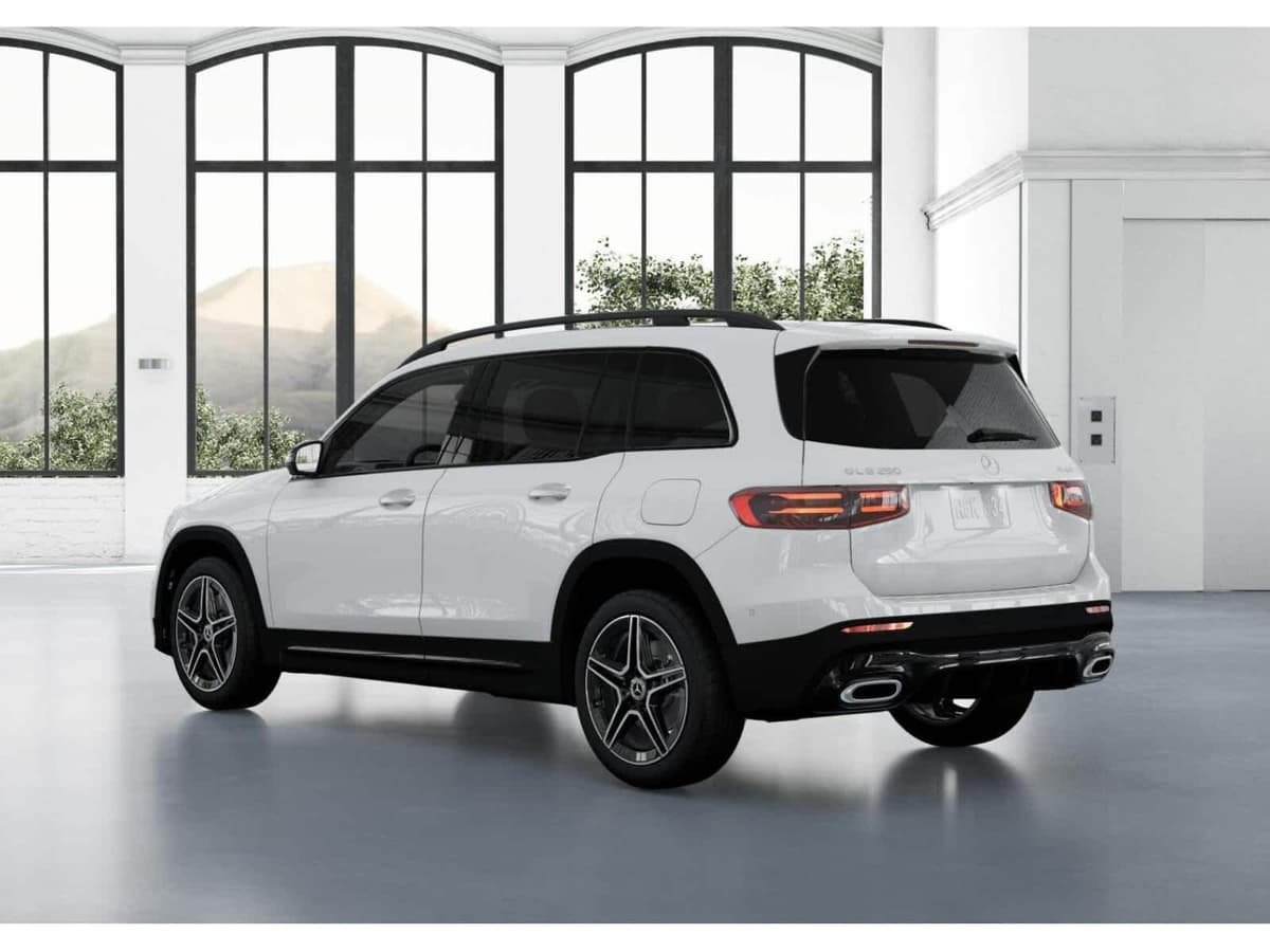 2026 Mercedes-Benz GLB 26