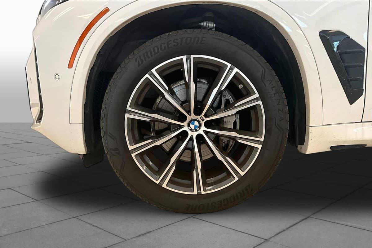 2026 BMW X5 8