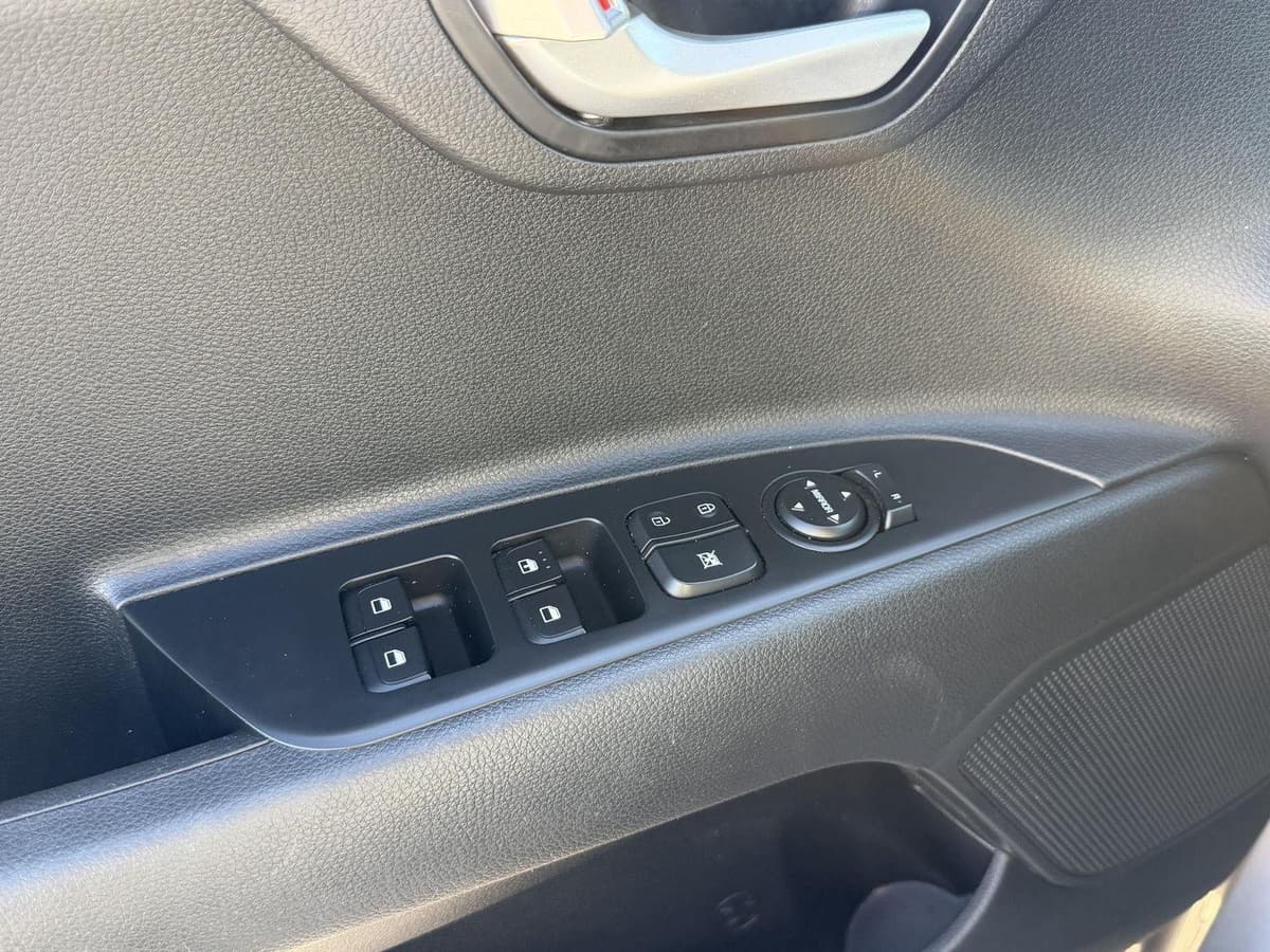 2023 Kia Rio 5-Door 7