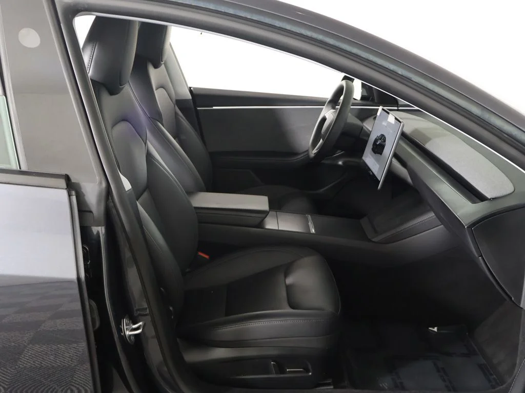 2025 Tesla Model 3 29