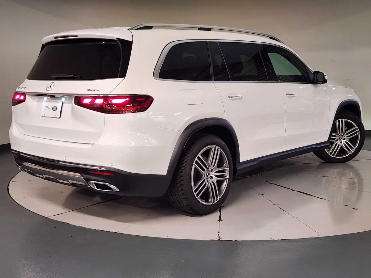 2026 Mercedes-Benz GLS 33