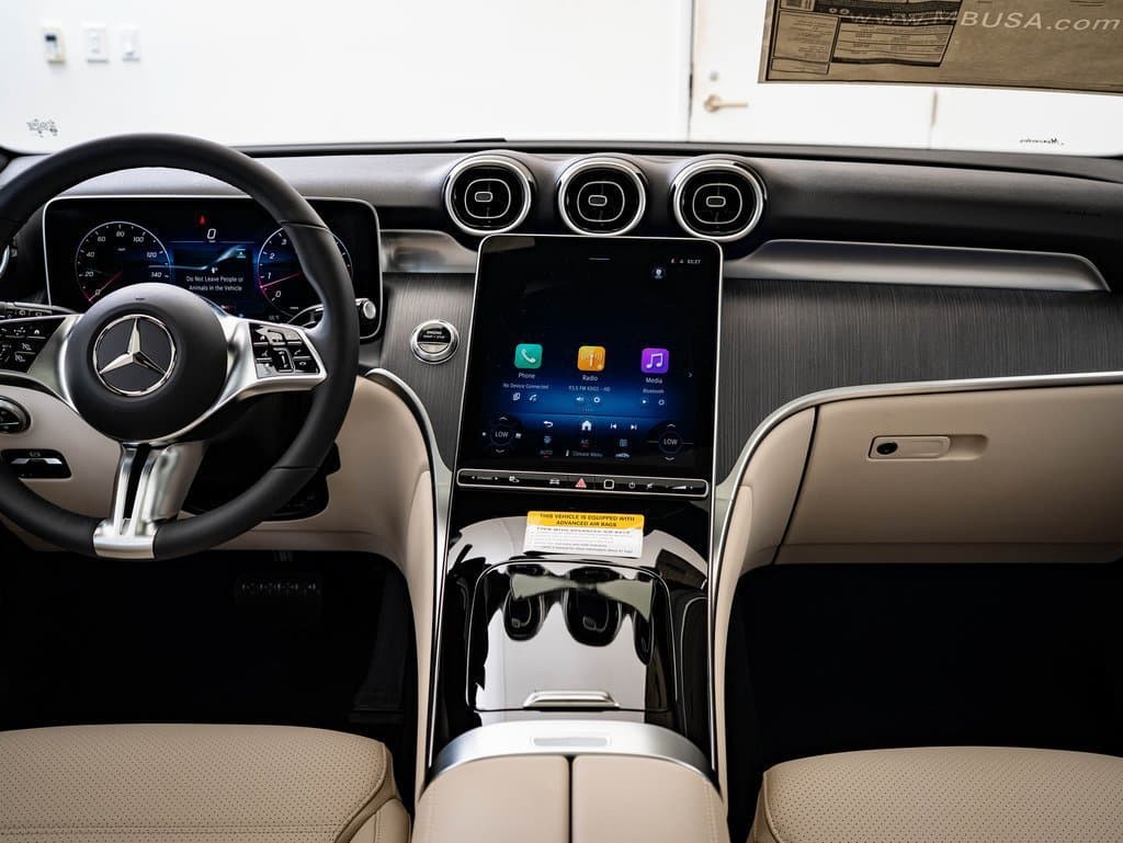 2026 Mercedes-Benz GLC 27