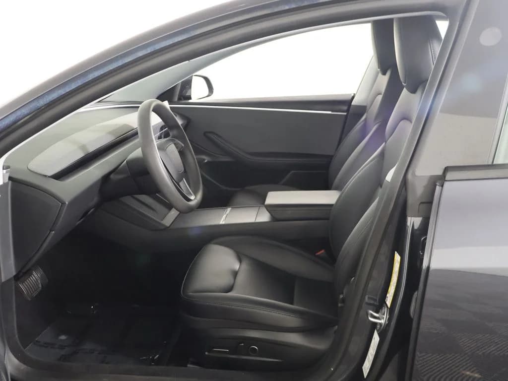 2025 Tesla Model 3 28