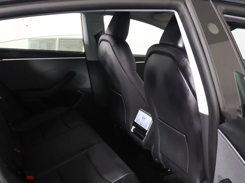 2025 Tesla Model 3 31