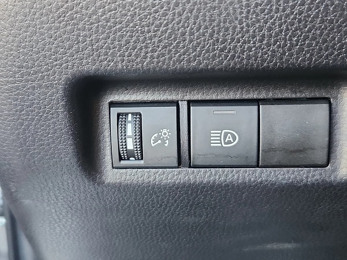 2025 Toyota RAV4 23