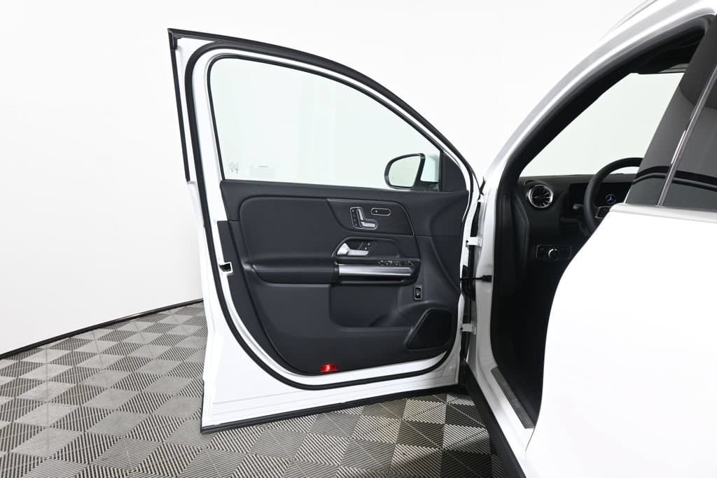 2026 Mercedes-Benz GLA 64