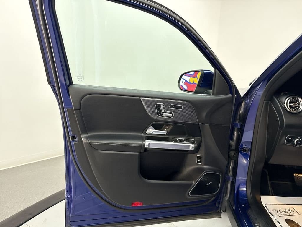 2021 Mercedes-Benz GLB 12
